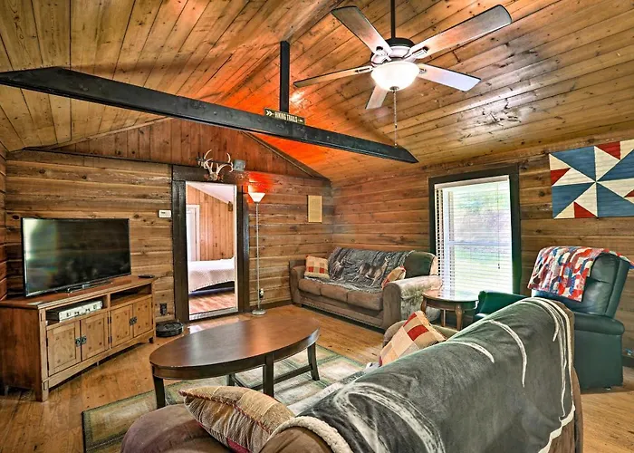 1950'S Serenity Pond Cabin W/ View: Peace & Quiet!